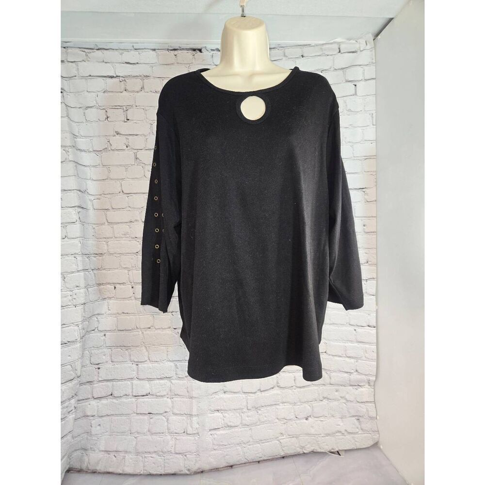 Avenue Vintage Women's Size 26/28 Black Keyhole Top